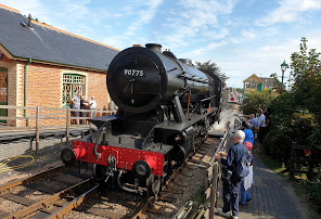 Steam train at Holt station @NorfolkCoastline